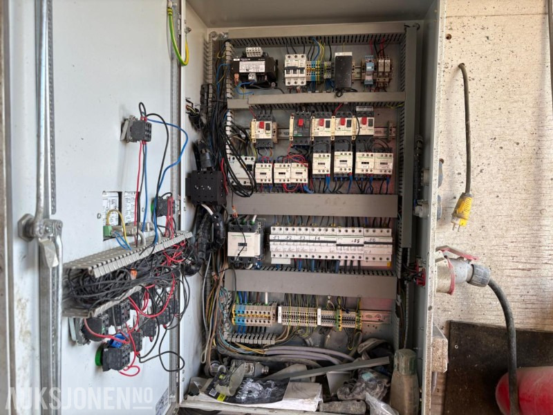 Construction equipment komplett grout/gyse og blandesystem montert i fots container: picture 7