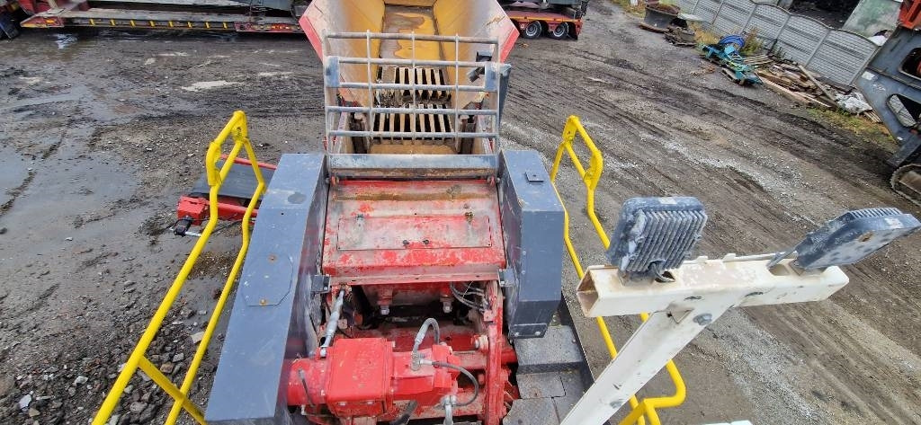 Mobile crusher Sandvik QJ 241: picture 19