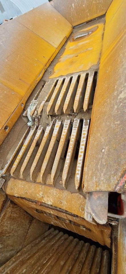 Mobile crusher Sandvik QJ 241: picture 16