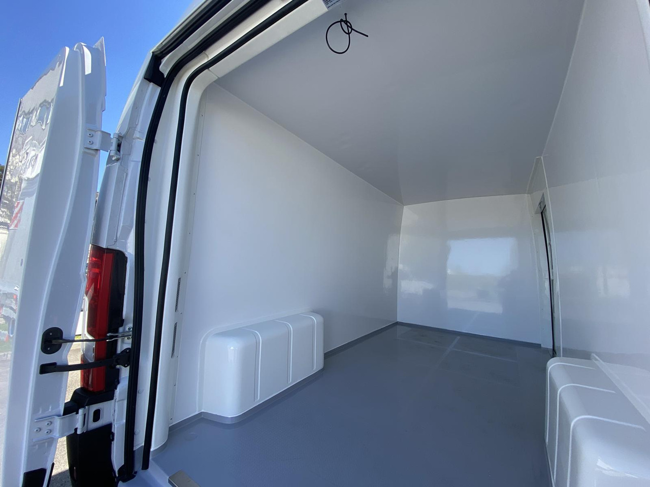 Refrigerated van FIAT DUCATO L3H2 140PS | TIEFKÜHLFAHRZEUG -20C + KONVEKTA TK 4022 12V-230V: picture 7 Refrigerated van FIAT DUCATO L3H2 140PS | TIEFKÜHLFAHRZEUG -20C + KONVEKTA TK 4022 12V-230V: picture 7