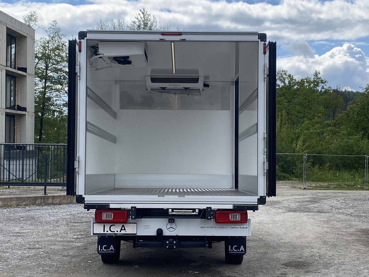 MERCEDES BENZ SPRINTER  317 CDI | DOPPELREGIME TIEFKÜHLKOFFER + BACKSLEEPER - Refrigerated van: picture 1 MERCEDES BENZ SPRINTER  317 CDI | DOPPELREGIME TIEFKÜHLKOFFER + BACKSLEEPER - Refrigerated van: picture 1