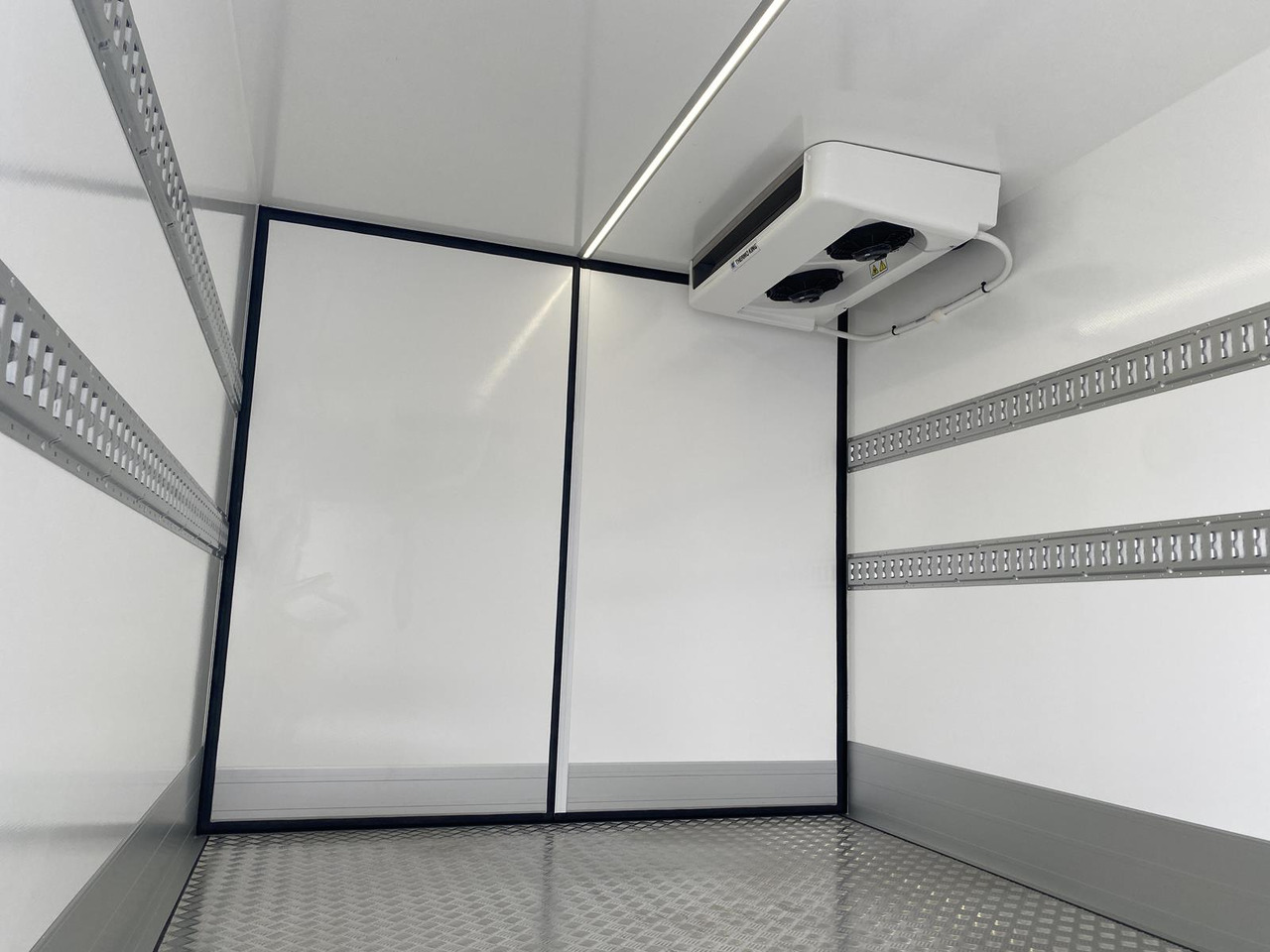 Refrigerated van MERCEDES BENZ SPRINTER  317 CDI | DOPPELREGIME TIEFKÜHLKOFFER + BACKSLEEPER: picture 18