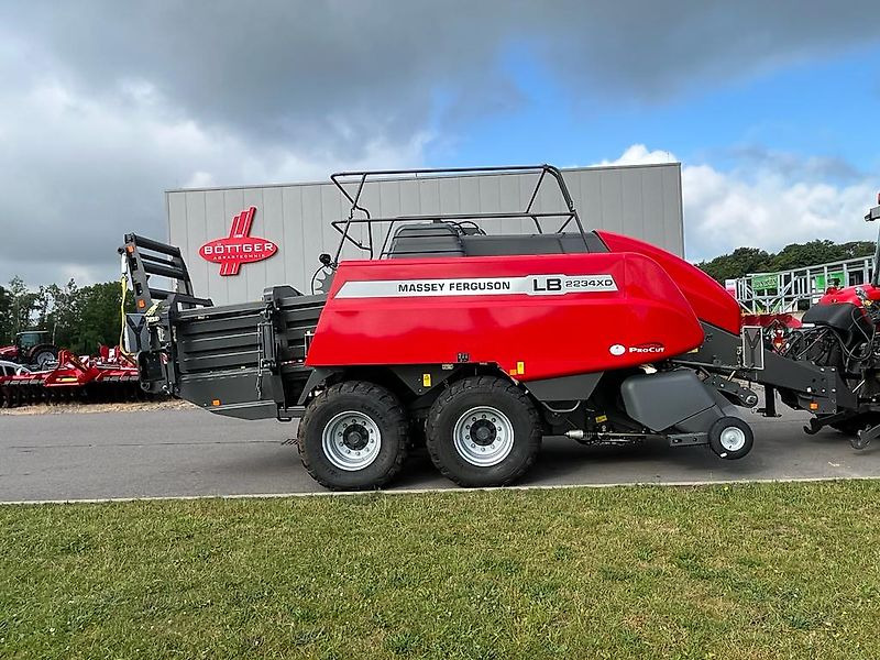 Massey Ferguson MF 2234 XDTC mit Schneidwerk "NEW" - Square baler: picture 1 Massey Ferguson MF 2234 XDTC mit Schneidwerk "NEW" - Square baler: picture 1