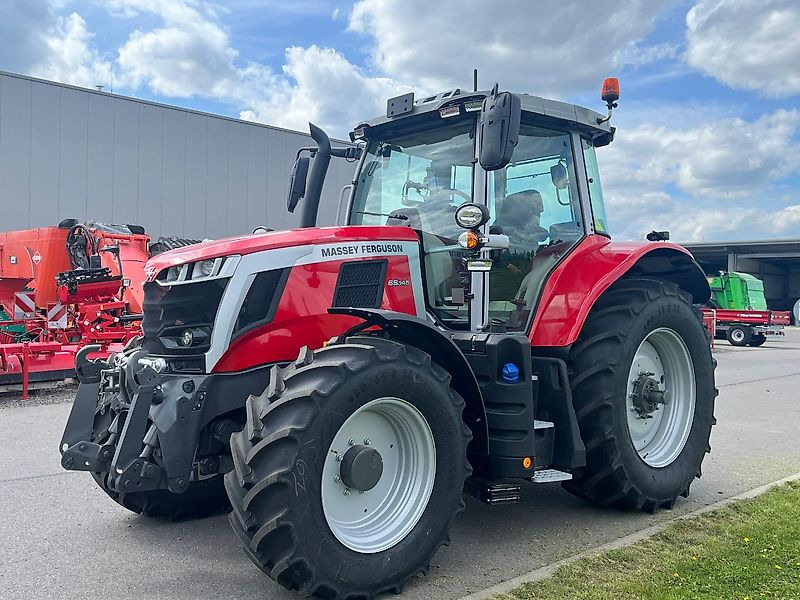 Massey Ferguson MF 6S145 Dyna-VT Exclusive - Farm tractor: picture 3 Massey Ferguson MF 6S145 Dyna-VT Exclusive - Farm tractor: picture 3