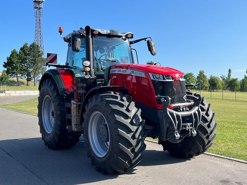 Massey Ferguson MF 8740 S Dyna-VT EXCLUSIVE - Farm tractor: picture 1 Massey Ferguson MF 8740 S Dyna-VT EXCLUSIVE - Farm tractor: picture 1