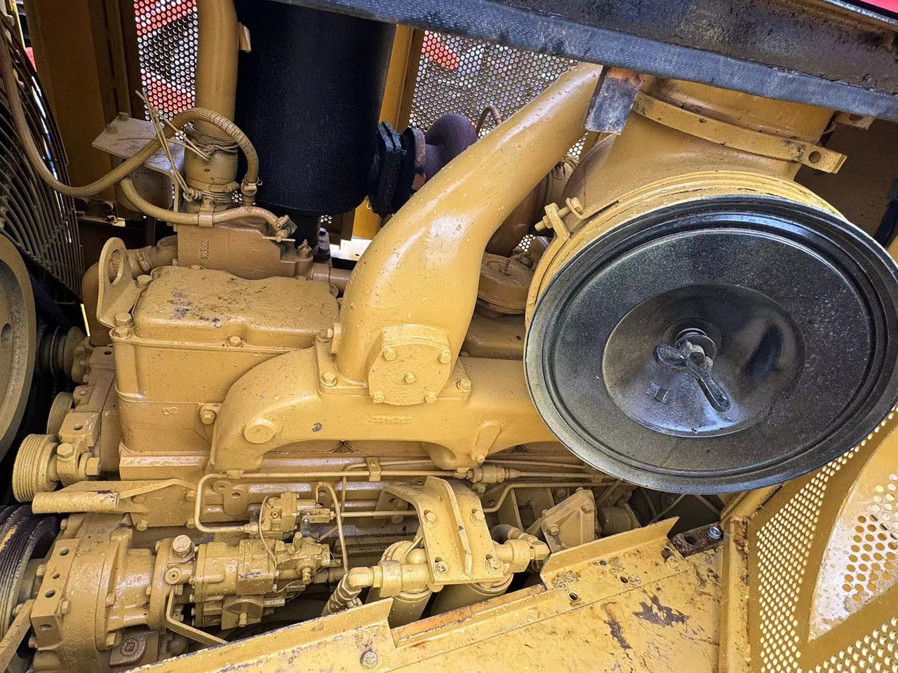 Bulldozer Caterpillar CAT D8R D8T D7H D7R D7G D7R D7E Used Bulldozer in Excellent Work Condition for Slae: picture 12 Bulldozer Caterpillar CAT D8R D8T D7H D7R D7G D7R D7E Used Bulldozer in Excellent Work Condition for Slae: picture 12