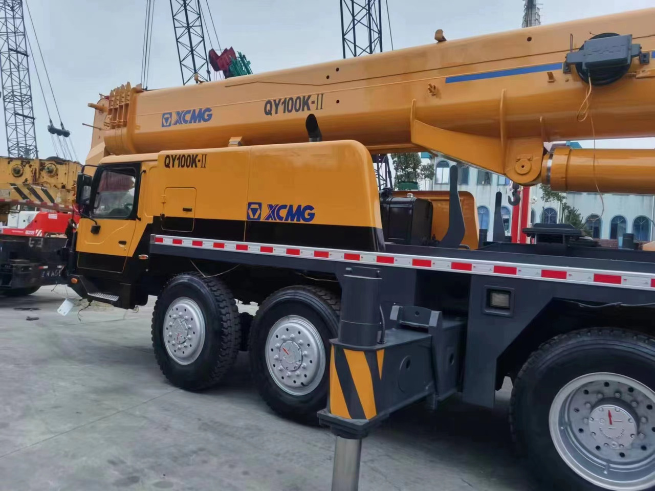 Leasing of XCMG Truck Crane XCMG QY100K QY100K-II Telescopic Boom 100 Ton in Hight Quality for Sale XCMG Truck Crane XCMG QY100K QY100K-II Telescopic Boom 100 Ton in Hight Quality for Sale: picture 11