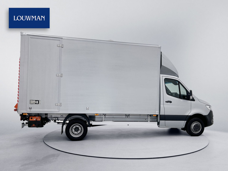 Mercedes-Benz Sprinter 517 1.9 CDI Bakwagen Meubelbak 1000KG Laadklep Apple Carplay/Android Auto Cruise Control - Box van: picture 3 Mercedes-Benz Sprinter 517 1.9 CDI Bakwagen Meubelbak 1000KG Laadklep Apple Carplay/Android Auto Cruise Control - Box van: picture 3