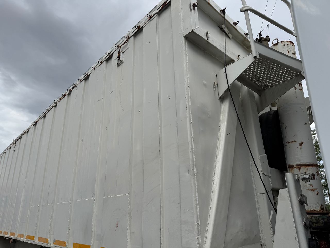 Tipper semi-trailer BENALU Bena Cereale 68m3 T34C1NL Aluminiu: picture 22