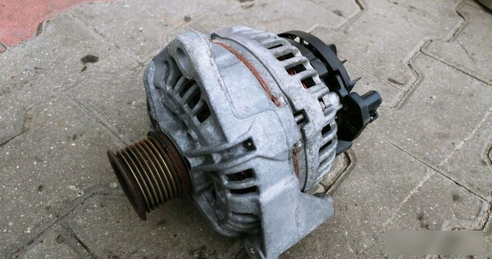 Bosch pentru autotractor (2000-2008) MAN TGA truck - Alternator for Truck: picture 1 Bosch pentru autotractor (2000-2008) MAN TGA truck - Alternator for Truck: picture 1