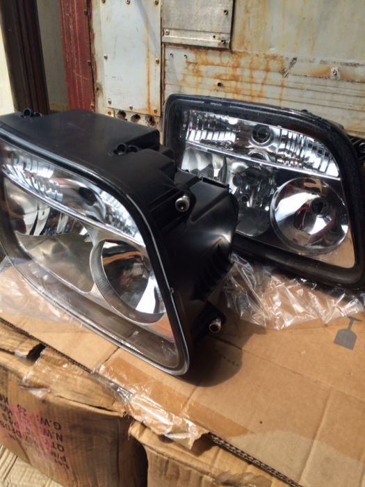 Mercedes-Benz Actros MP2 MP3 truck - Headlight for Truck: picture 2 Mercedes-Benz Actros MP2 MP3 truck - Headlight for Truck: picture 2