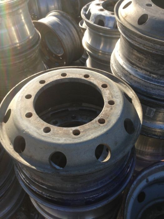 Vand jante aluminiu/tabla pentru camioane/ remorci - Rim for Truck: picture 1 Vand jante aluminiu/tabla pentru camioane/ remorci - Rim for Truck: picture 1
