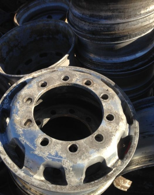 Vand jante aluminiu/tabla pentru camioane/ remorci - Rim for Truck: picture 1 Vand jante aluminiu/tabla pentru camioane/ remorci - Rim for Truck: picture 1