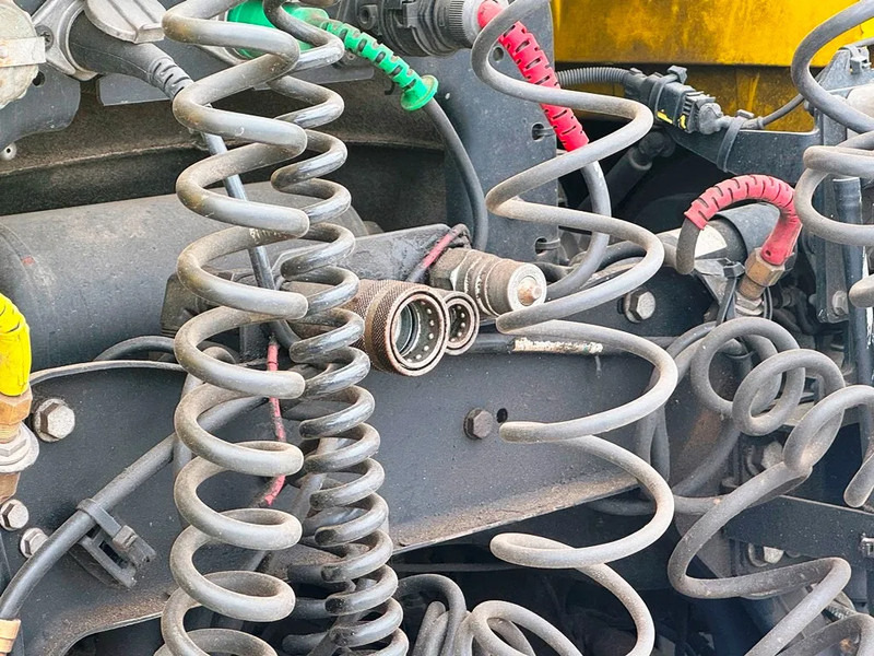 Tractor unit DAF XF 530 Twensteer 6x2/4. Hydr. system.: picture 10