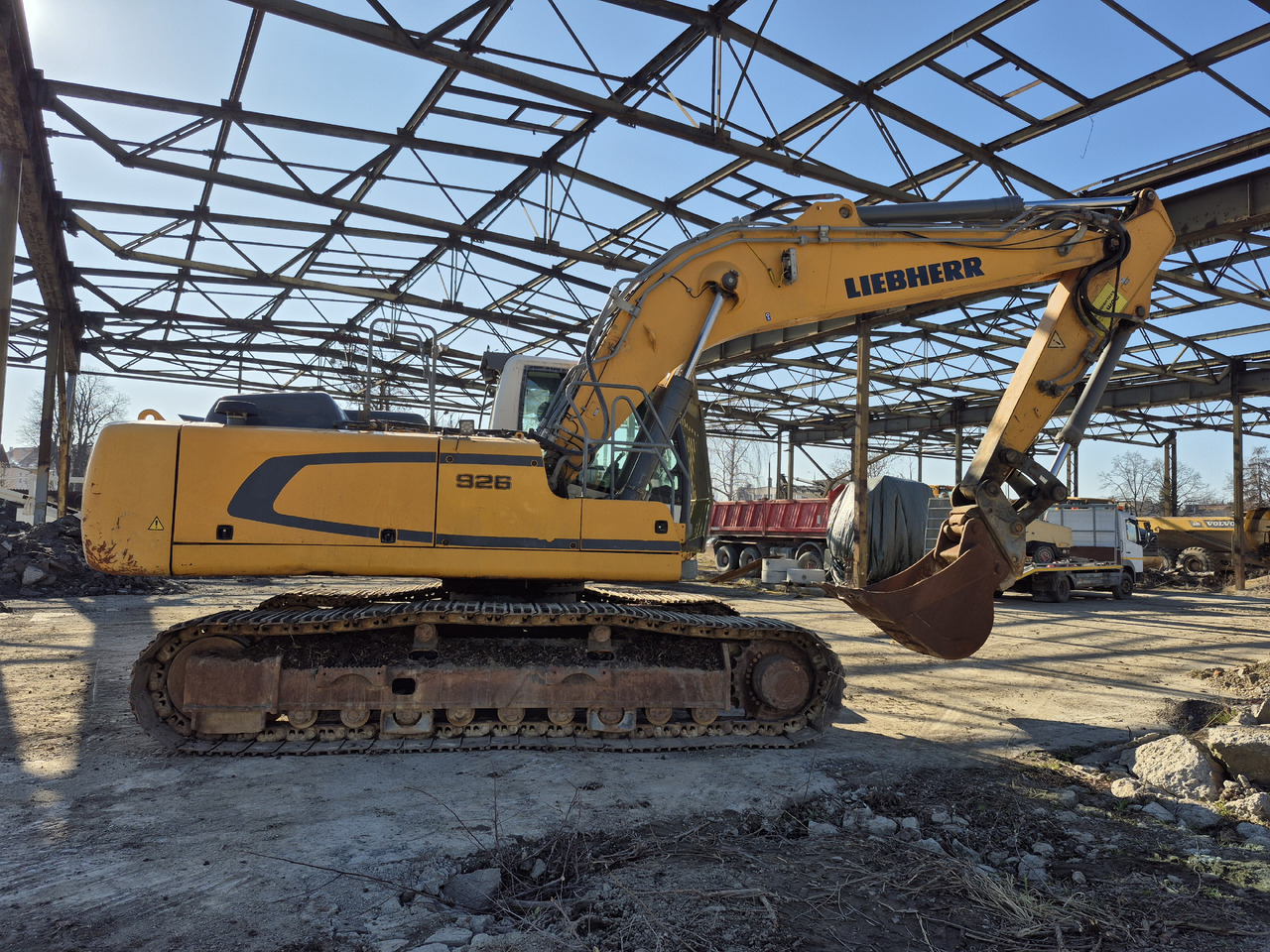 Crawler excavator LIEBHERR R926LC: picture 8