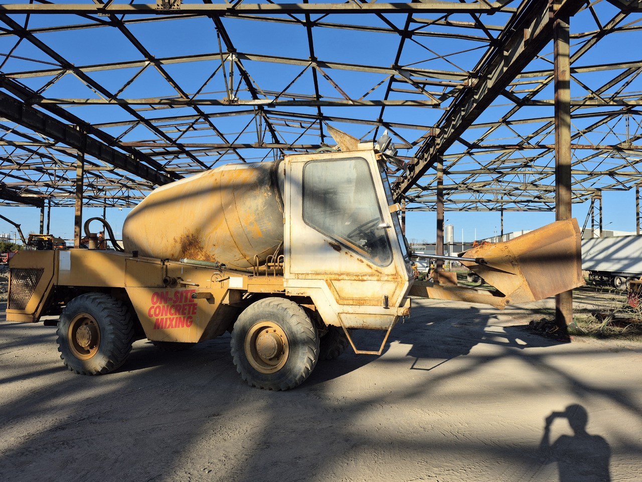 ULTRANAZZ M37E - Concrete mixer truck: picture 1 ULTRANAZZ M37E - Concrete mixer truck: picture 1