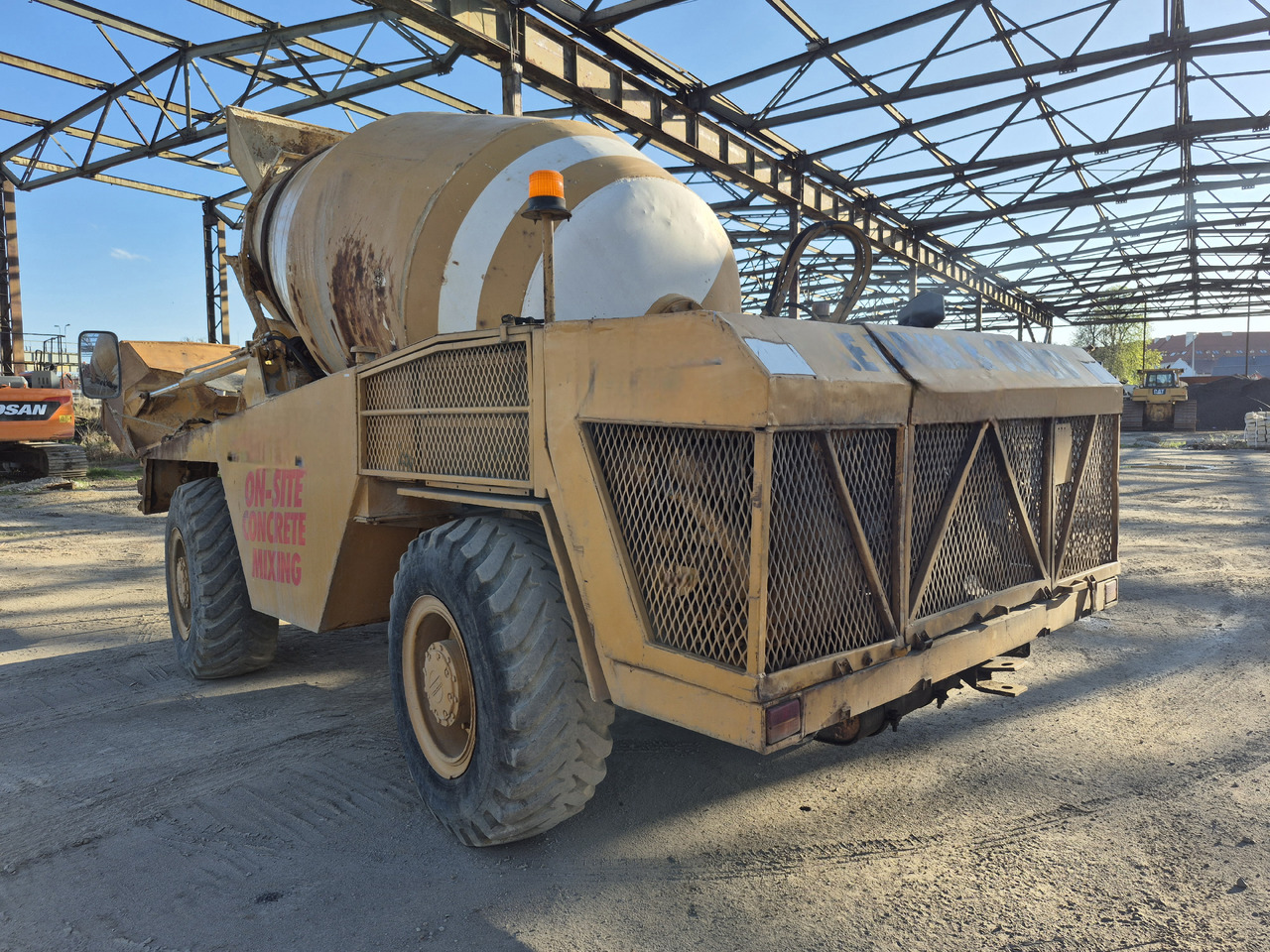 ULTRANAZZ M37E - Concrete mixer truck: picture 4 ULTRANAZZ M37E - Concrete mixer truck: picture 4