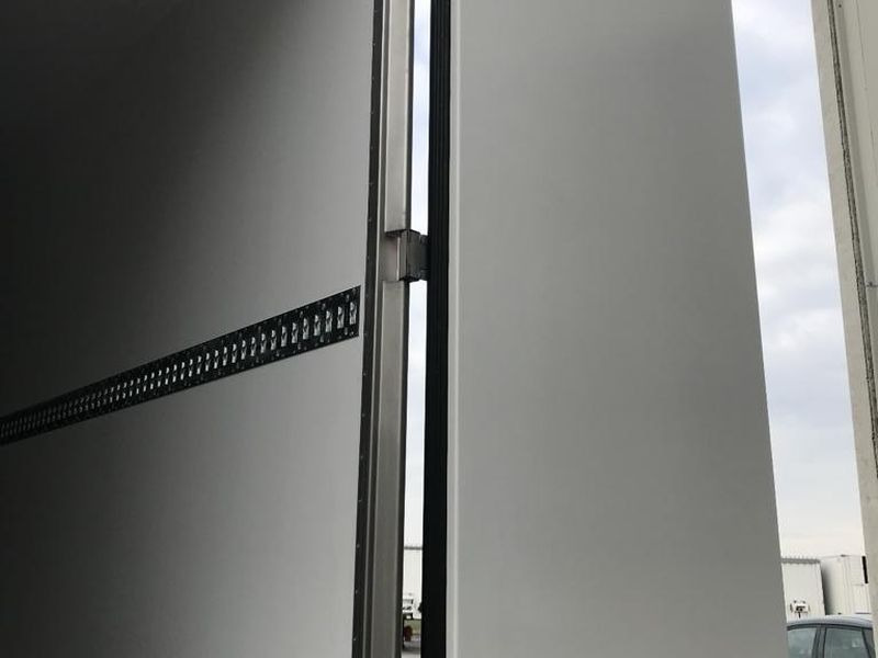 SEMIRIMORCHIO SOR IBERICA NUOVO semirimorchio - Closed box semi-trailer: picture 3 SEMIRIMORCHIO SOR IBERICA NUOVO semirimorchio - Closed box semi-trailer: picture 3