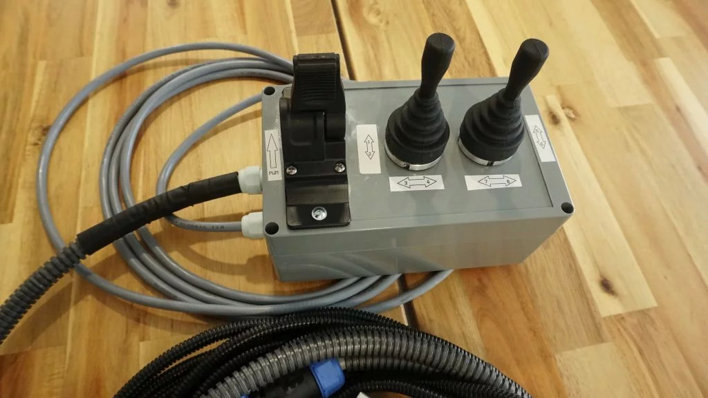 Proportional control box 12V 2 joysticks + finger controller + monoblock Galtec for Palfinger, Kubota, Fassi, Hiab - Forestry equipment: picture 3 Proportional control box 12V 2 joysticks + finger controller + monoblock Galtec for Palfinger, Kubota, Fassi, Hiab - Forestry equipment: picture 3