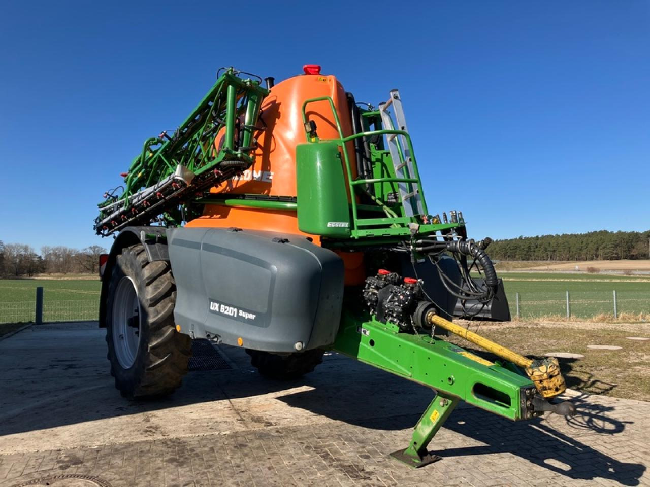 Amazone UX 6201 SUPER - Trailed sprayer: picture 5 Amazone UX 6201 SUPER - Trailed sprayer: picture 5