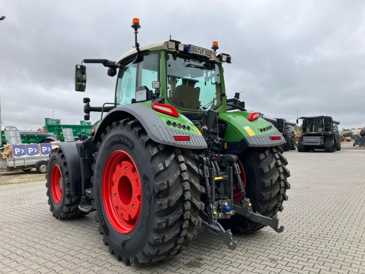 Fendt VARIO 728 GEN 7 PROFI+ RTK - Farm tractor: picture 3 Fendt VARIO 728 GEN 7 PROFI+ RTK - Farm tractor: picture 3