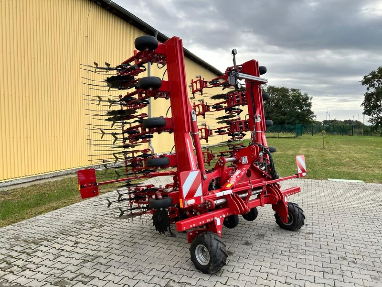 HORSCH TRANSFORMER 6 VF - Soil tillage equipment: picture 3 HORSCH TRANSFORMER 6 VF - Soil tillage equipment: picture 3