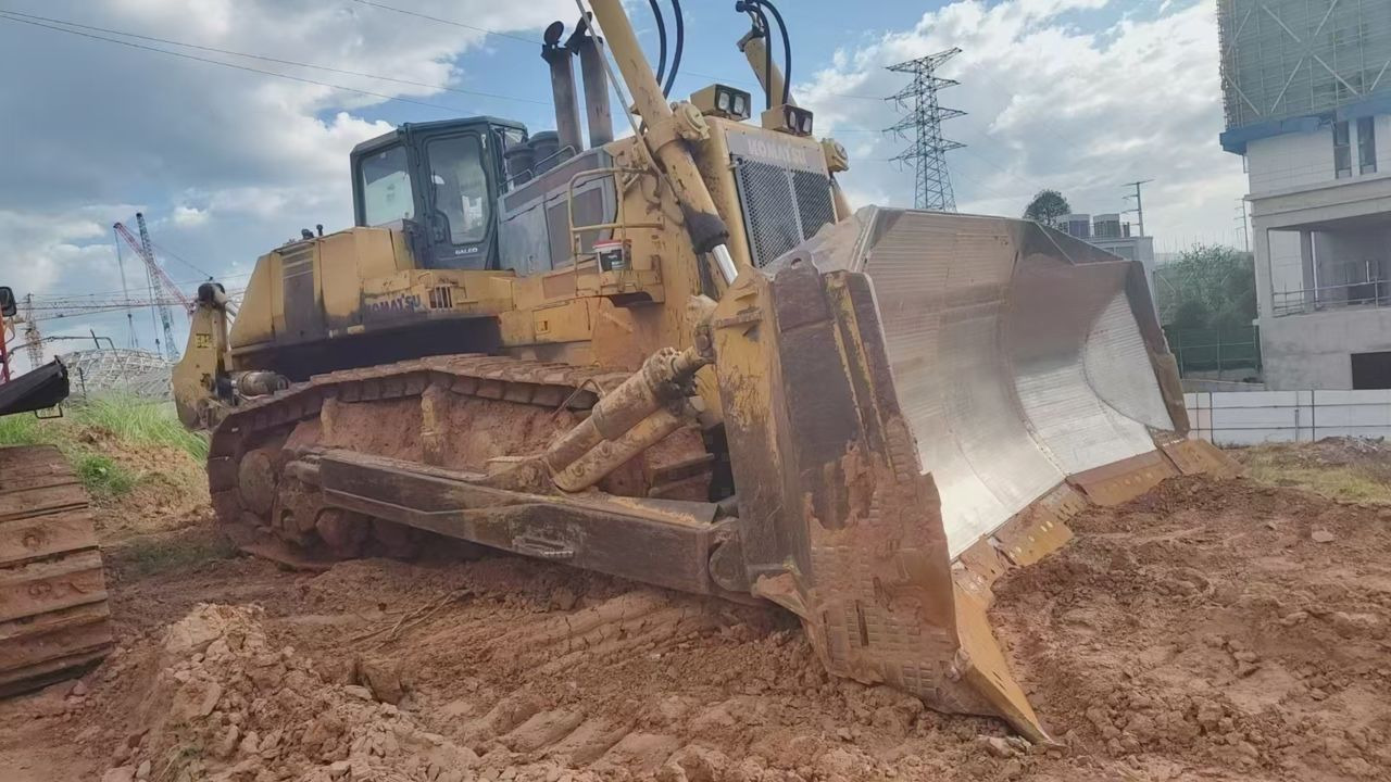 Bulldozer Komatsu D475A-5EO: picture 1