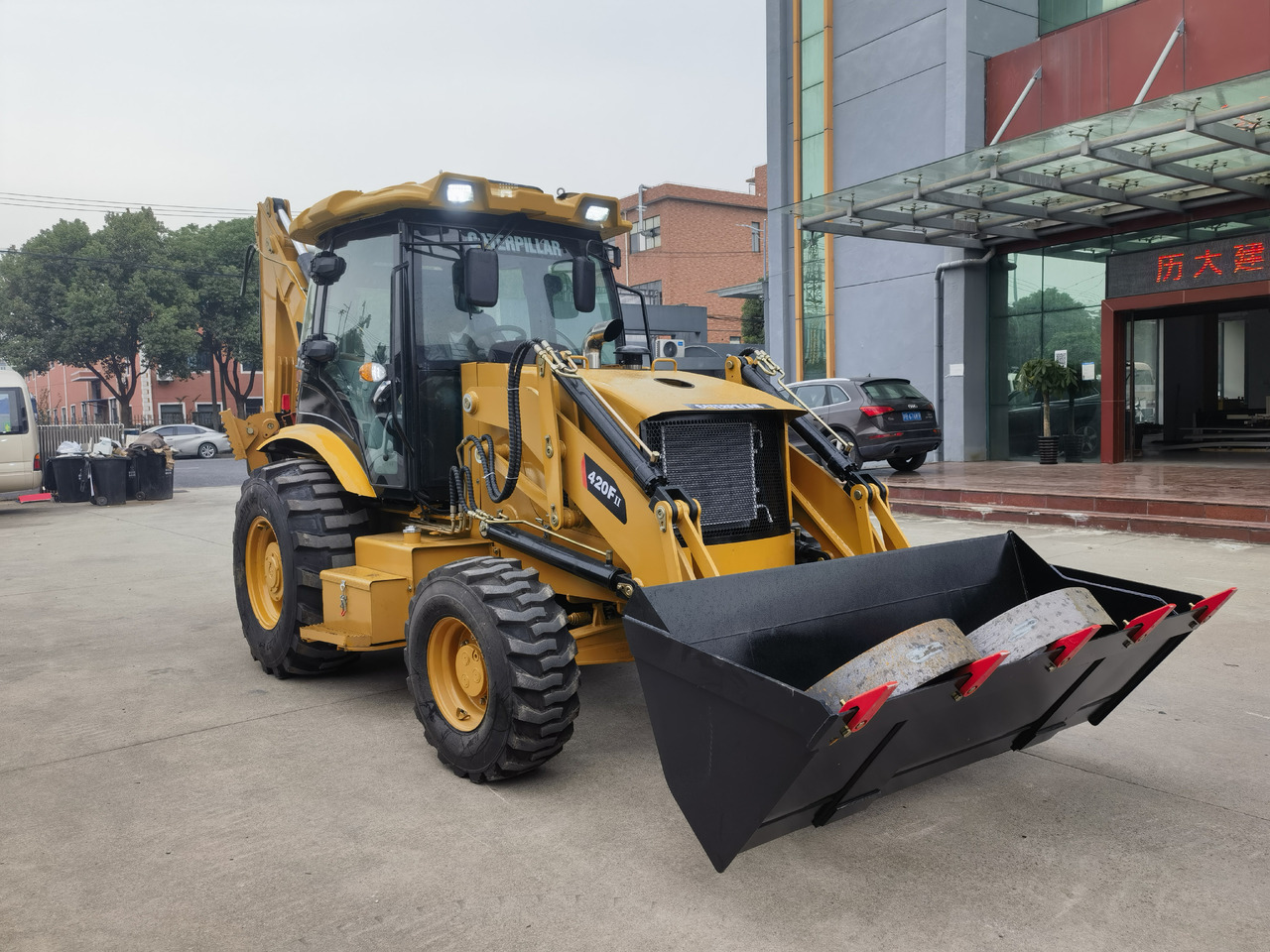 CAT 420F Backhoe Loader - Backhoe loader: picture 3 CAT 420F Backhoe Loader - Backhoe loader: picture 3