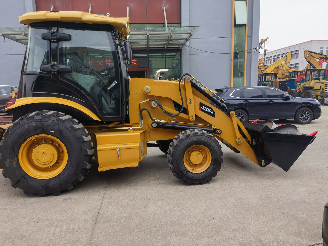 Cat 420F backhoe loader - Backhoe loader: picture 2 Cat 420F backhoe loader - Backhoe loader: picture 2