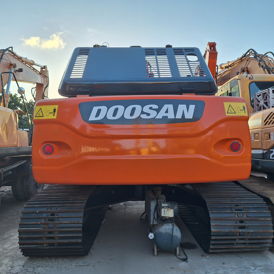 DOOSAN Doosan DX225LC-9C Crawler excavator - Crawler excavator: picture 4 DOOSAN Doosan DX225LC-9C Crawler excavator - Crawler excavator: picture 4