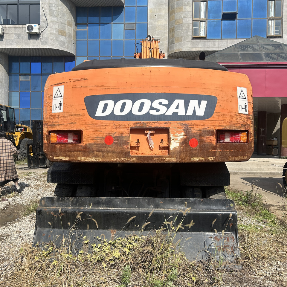 Wheel excavator Doosan DH210w-7 wheel excavator: picture 6