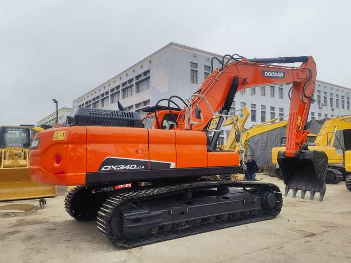 Good Condition Used Excavators Japan Used Excavator DOOSAN DX340LCA Hydraulic Crawler Digger Excavator for Sale - Crawler excavator: picture 5 Good Condition Used Excavators Japan Used Excavator DOOSAN DX340LCA Hydraulic Crawler Digger Excavator for Sale - Crawler excavator: picture 5