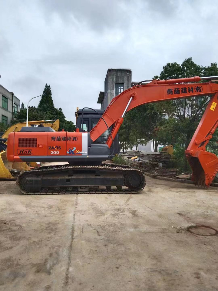 Hitachi ZX200 Excavator - Crawler excavator: picture 3 Hitachi ZX200 Excavator - Crawler excavator: picture 3