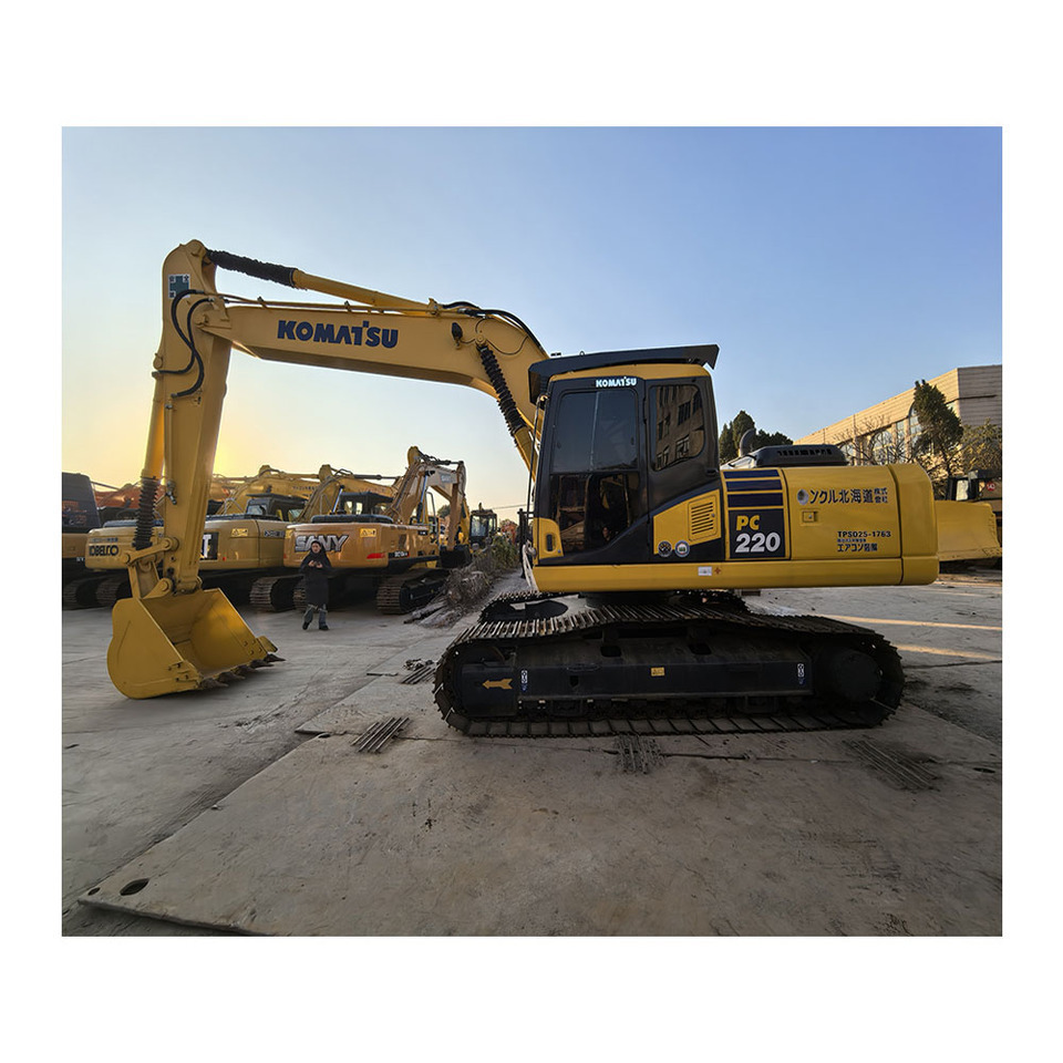 Komatsu PC220-7 - Crawler excavator: picture 1 Komatsu PC220-7 - Crawler excavator: picture 1