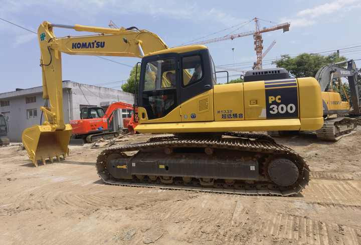 Komatsu PC300-7 excavator - Crawler excavator: picture 3 Komatsu PC300-7 excavator - Crawler excavator: picture 3