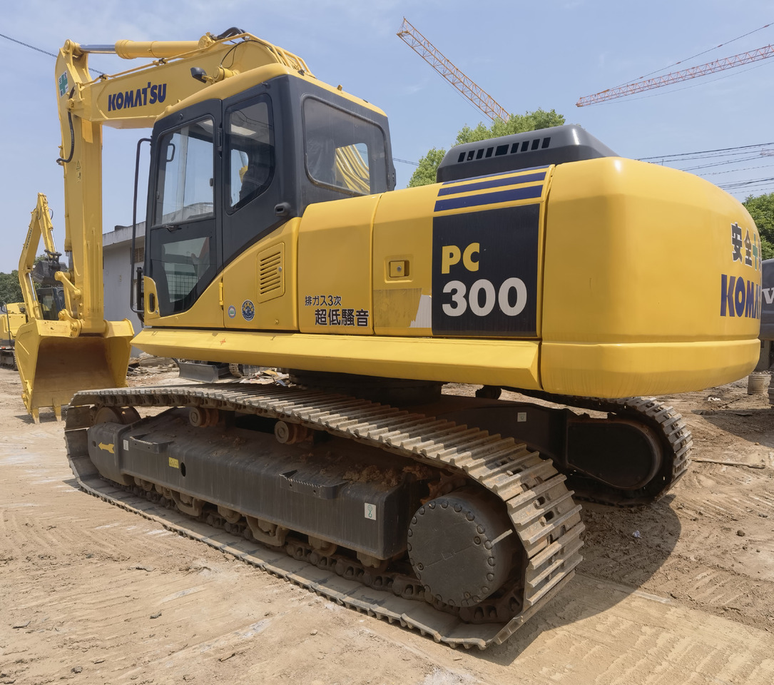 Komatsu PC300-7 excavator - Crawler excavator: picture 1 Komatsu PC300-7 excavator - Crawler excavator: picture 1