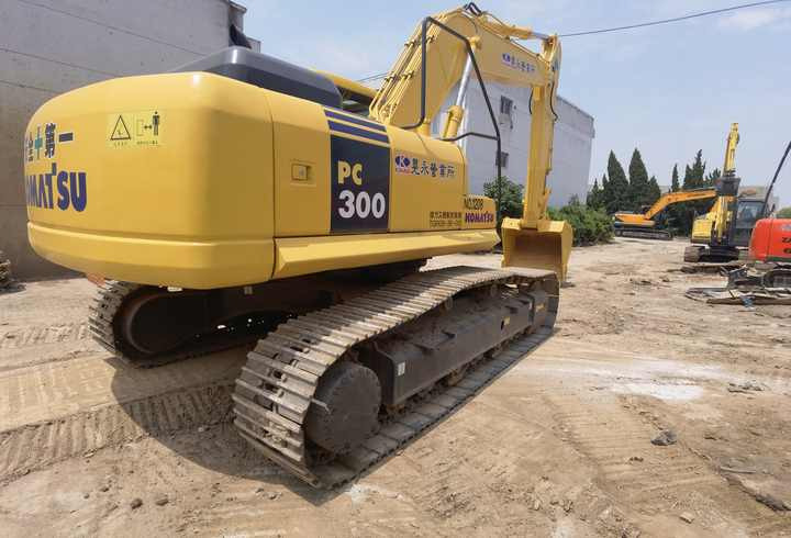 Komatsu PC300-7 excavator - Crawler excavator: picture 5 Komatsu PC300-7 excavator - Crawler excavator: picture 5