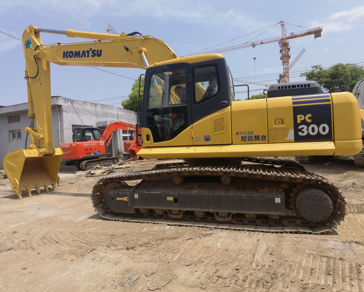 Komatsu PC300-7 excavator - Crawler excavator: picture 2 Komatsu PC300-7 excavator - Crawler excavator: picture 2