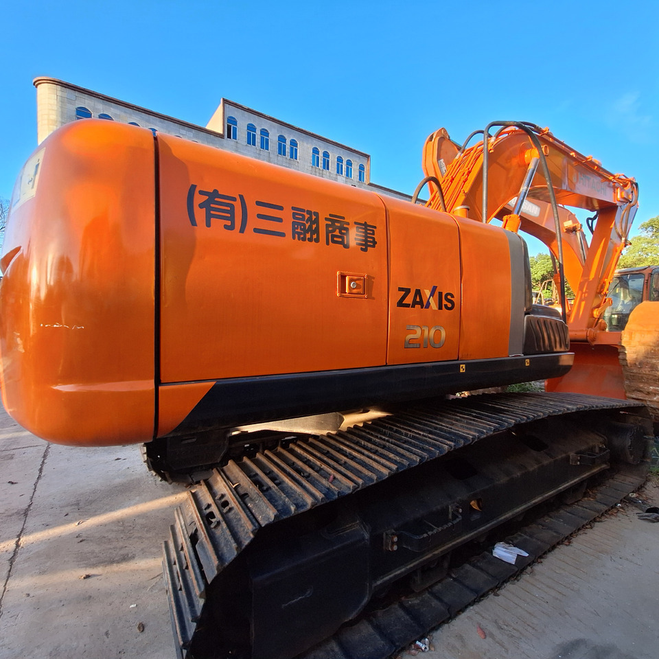 Second hand Hitachi ZX210 excavator - Excavator: picture 4 Second hand Hitachi ZX210 excavator - Excavator: picture 4