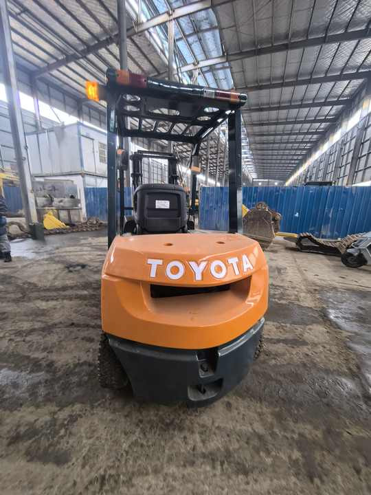 Second hand toyota fd30 very good working condition and performance used forklift for sale used - Diesel forklift: picture 4 Second hand toyota fd30 very good working condition and performance used forklift for sale used - Diesel forklift: picture 4