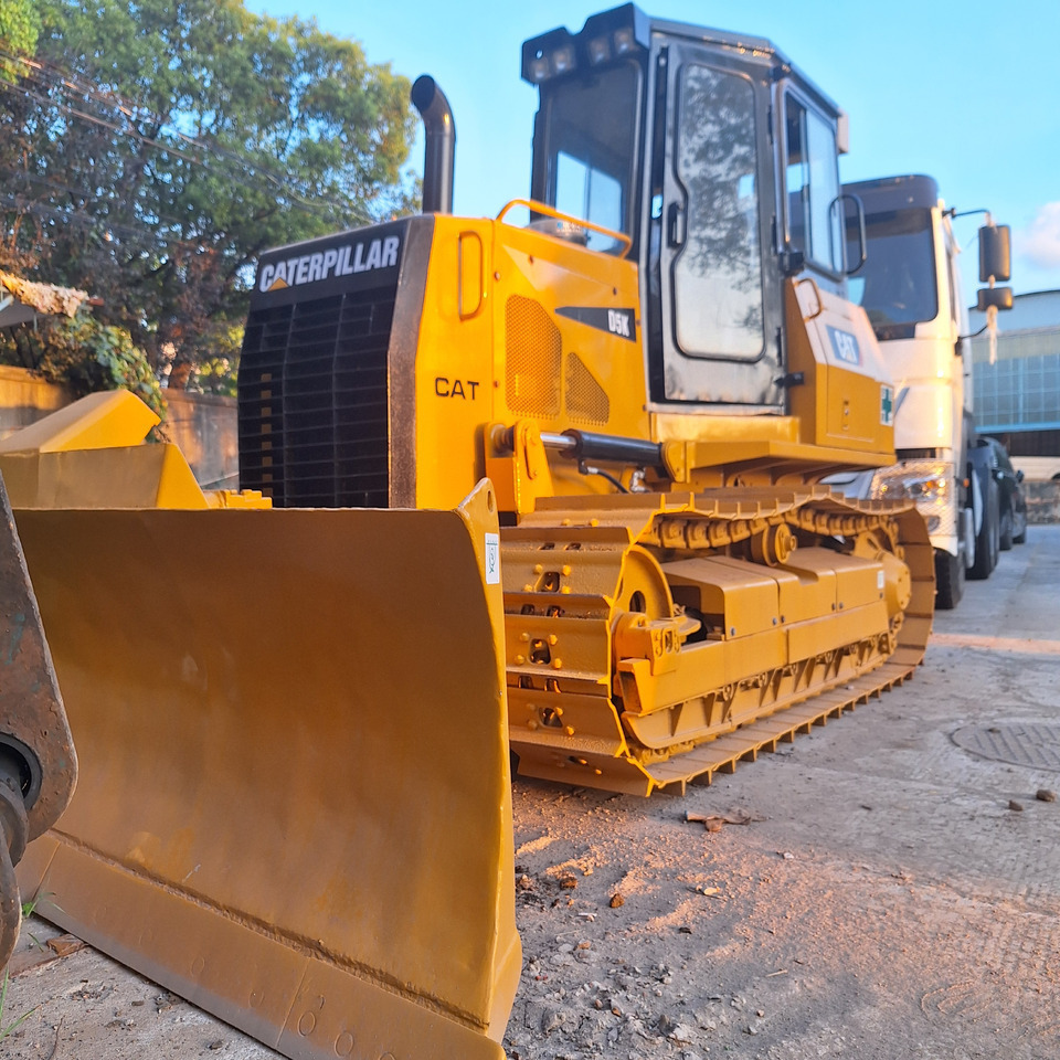 Used caterpillar cat D5k bulldozer - Bulldozer: picture 4 Used caterpillar cat D5k bulldozer - Bulldozer: picture 4