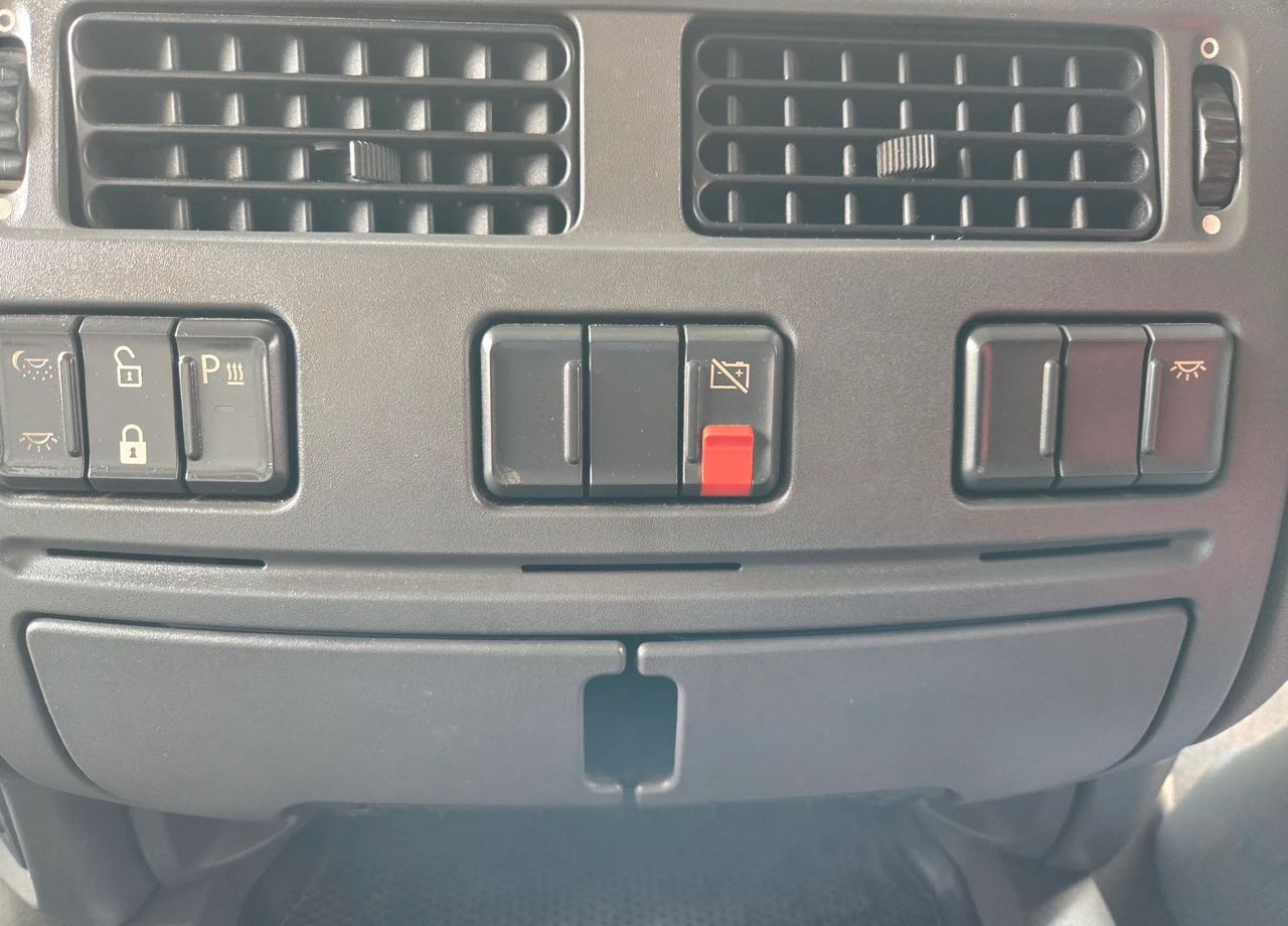 Tractor unit DAF XF 480 SUPER SPACE CAB: picture 25
