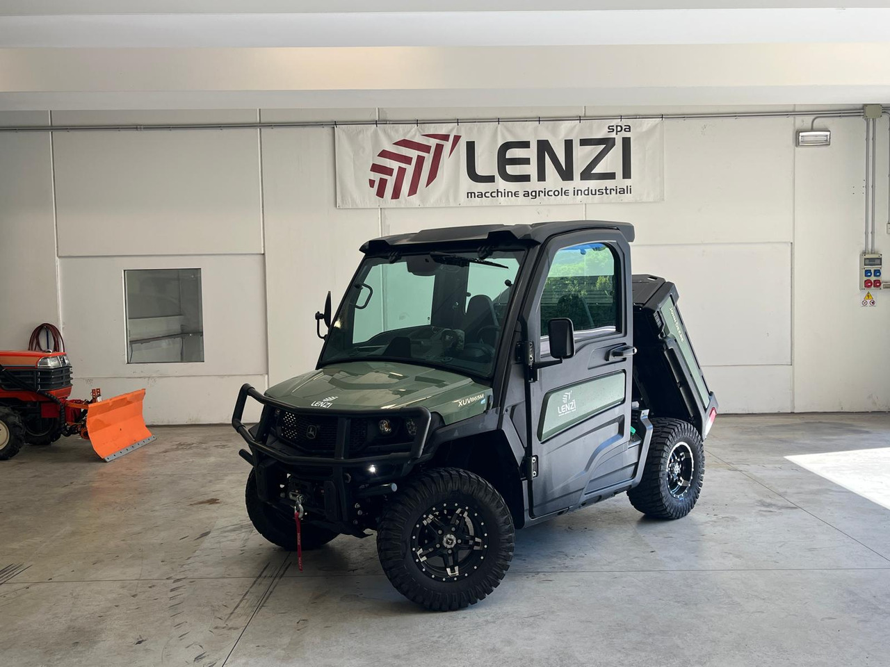 GATOR XUV865M - Side-by-side/ ATV: picture 1 GATOR XUV865M - Side-by-side/ ATV: picture 1