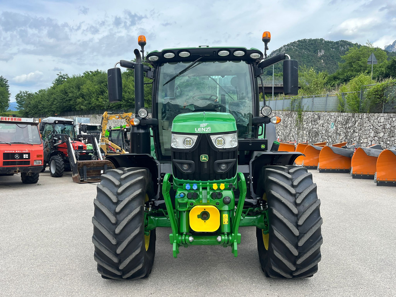 Farm tractor JOHN DEERE 6130: picture 6