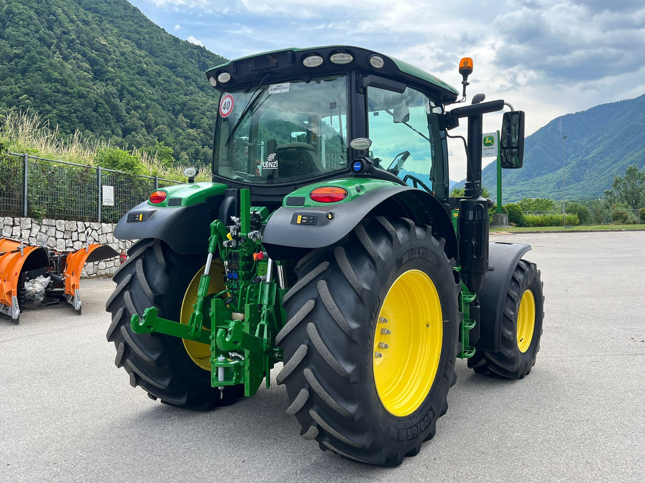 Farm tractor JOHN DEERE 6130: picture 9