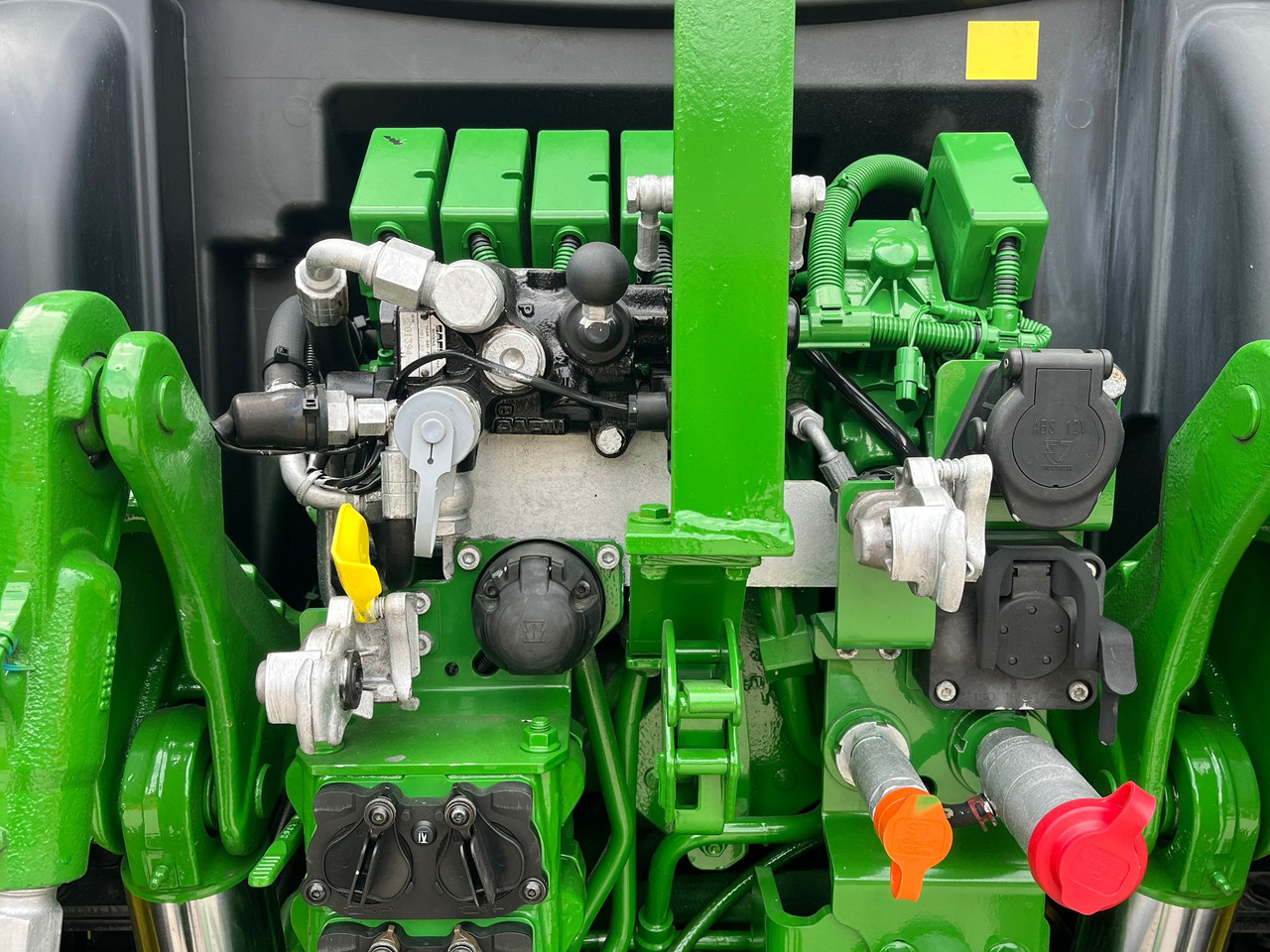 Farm tractor JOHN DEERE 6130: picture 11