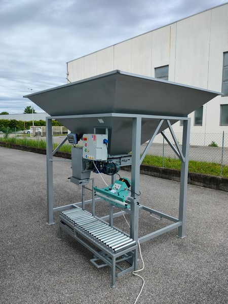 ARK01 bagging machine - Packaging machinery: picture 2 ARK01 bagging machine - Packaging machinery: picture 2