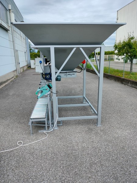 ARK01 bagging machine - Packaging machinery: picture 3 ARK01 bagging machine - Packaging machinery: picture 3