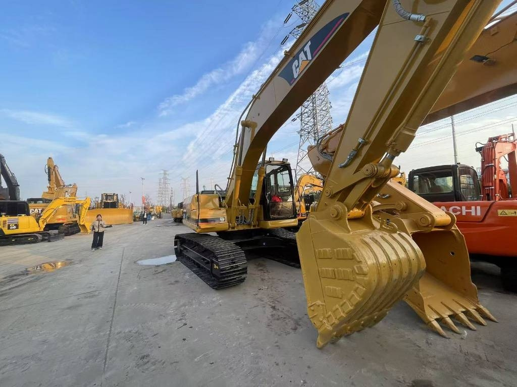 CAT 320 B  - Crawler excavator: picture 1 CAT 320 B  - Crawler excavator: picture 1
