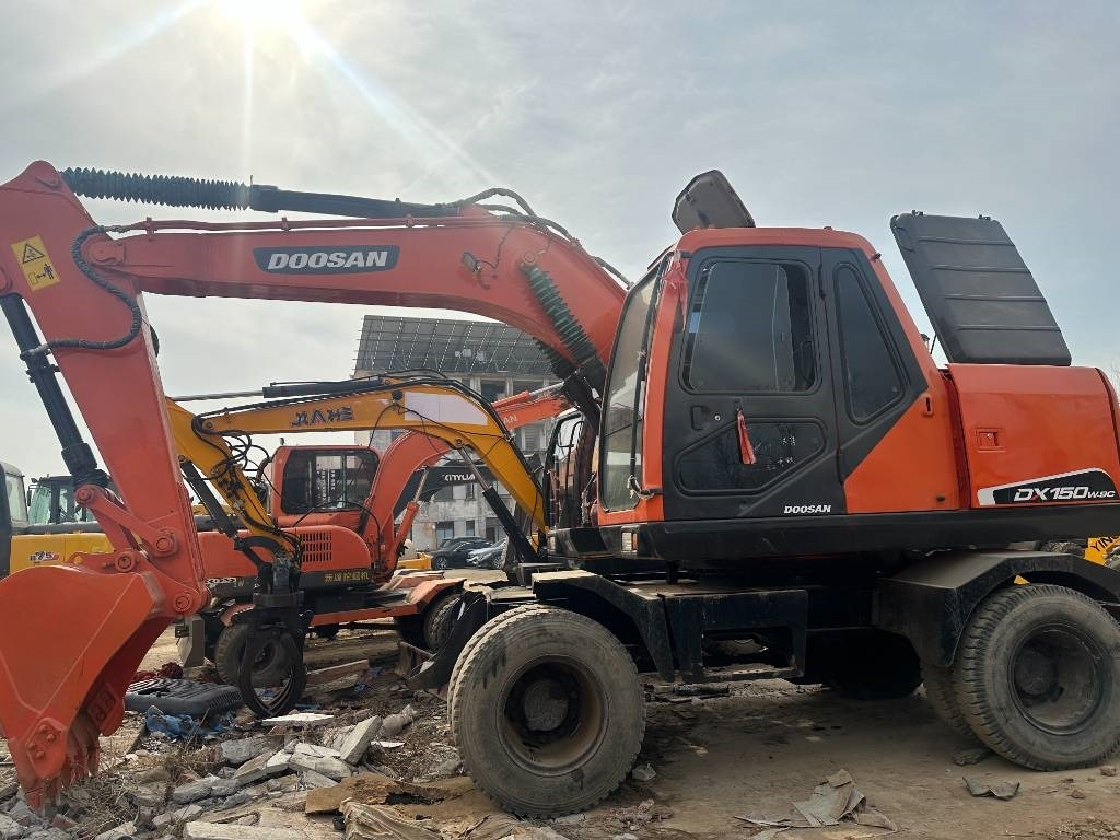 Doosan 150 W-7  - Wheel excavator: picture 4 Doosan 150 W-7  - Wheel excavator: picture 4